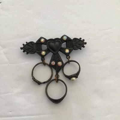 Sale Photo Thumbnail #50: Vintage brooch with dangling rings please see attached photos
