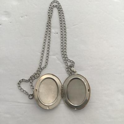 Sale Photo Thumbnail #57: Silver tone lock it and chain. Please see attached photos.