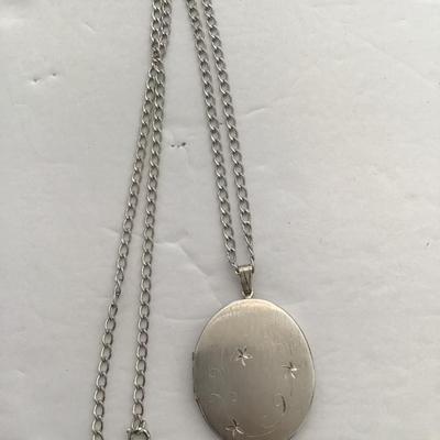 Sale Photo Thumbnail #56: Silver tone lock it and chain. Please see attached photos.