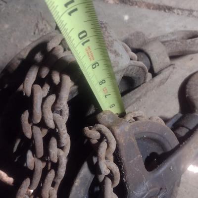 Pair of Metal Pulleys Includes Chain