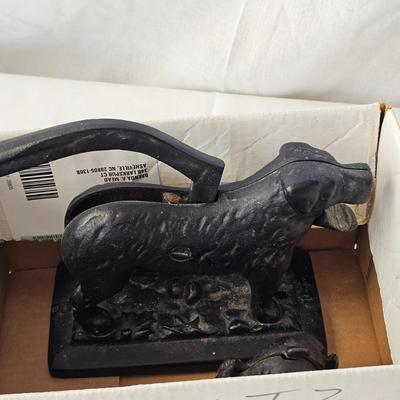 Cast Iron Nutcracker Dog & Turkey (LR-JS)