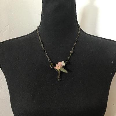 Beautiful Vintage flower Bouquet necklace