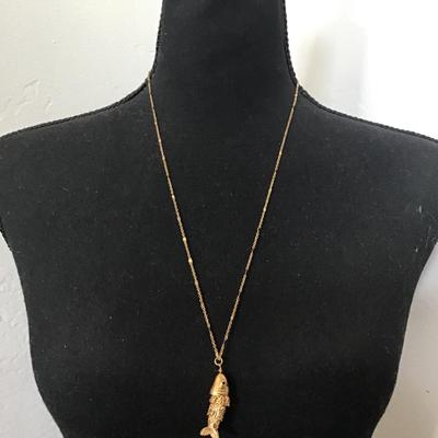 Vintage articulating, gold tone, fish pendant on gold tone, chain necklace