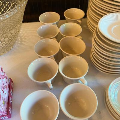 Sale Photo Thumbnail #181: Shenango China Set   USA
Approximately 65 Pieces