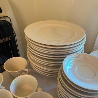 Sale Photo Thumbnail #184: Shenango China Set   USA
Approximately 65 Pieces