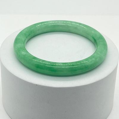 LOT 4: Pretty Vintage Thick Jade Bangle Bracelet