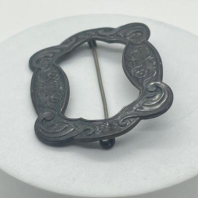 LOT 5: Sterling Silver Pins / Brooches - 27.1 Grams