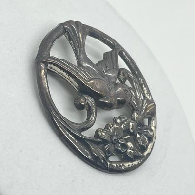 LOT 5: Sterling Silver Pins / Brooches - 27.1 Grams