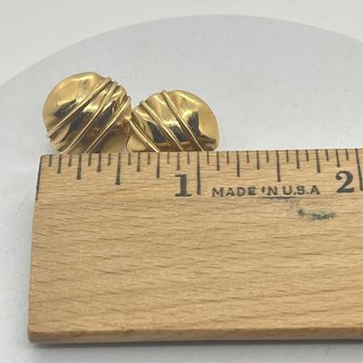 LOT 7: 14K Yellow Gold Pierced Earrings - 3.2 Grams