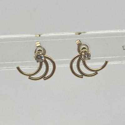 LOT 8: 14K Yellow Gold Pierced Earrings - 1.6 GTW