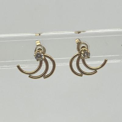LOT 8: 14K Yellow Gold Pierced Earrings - 1.6 GTW