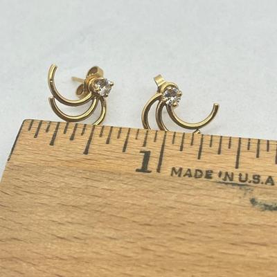 LOT 8: 14K Yellow Gold Pierced Earrings - 1.6 GTW