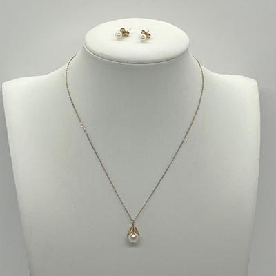 LOT 10: 14K Yellow Gold 13" Necklace with Pearl Pendant and Pearl Stud Earrings - 2.0 GTW