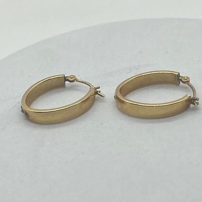 LOT 11: 14K Yellow Gold Hoop Earrings - 1.3 GTW