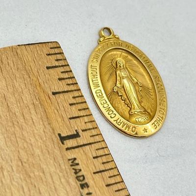 LOT 16: 14K Yellow Gold Catholic Virgin Mary Pendant - 3.5 Grams