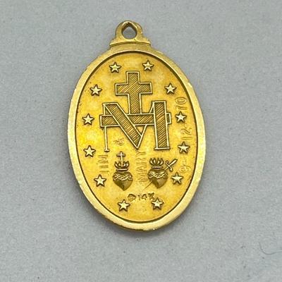LOT 16: 14K Yellow Gold Catholic Virgin Mary Pendant - 3.5 Grams