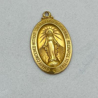 LOT 16: 14K Yellow Gold Catholic Virgin Mary Pendant - 3.5 Grams