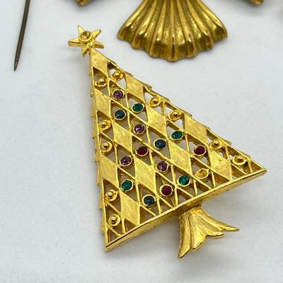 LOT 20: Vintage Pins/Brooches - Richelieu and More!