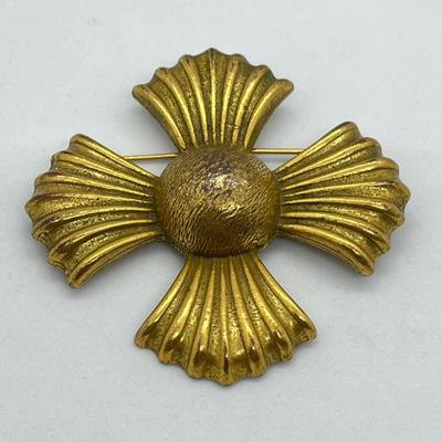 LOT 20: Vintage Pins/Brooches - Richelieu and More!