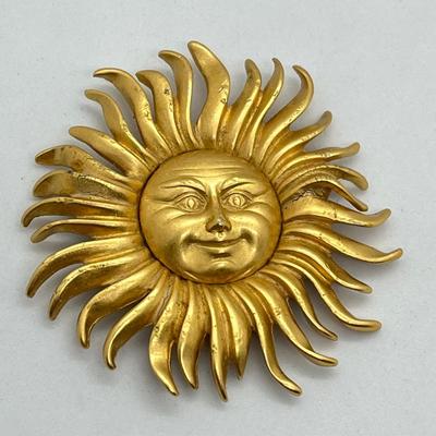 LOT 22: Vintage Gold Tone Brooch/Pin Collection