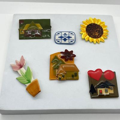 LOT 23: Adorable Vintage Brooch/Pin Collection
