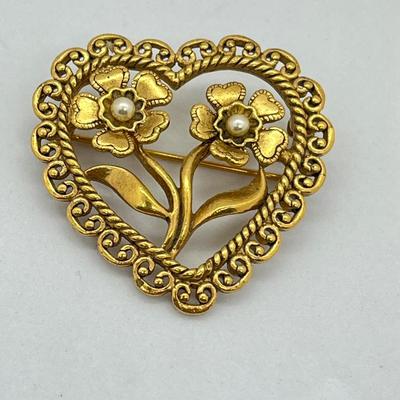 LOT 25: Pretty Vintage Brooch/Pin Collection - Lenox and More!