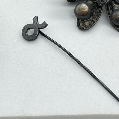 LOT 27: Vintage Brooches/Pins