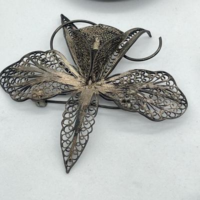 LOT 27: Vintage Brooches/Pins