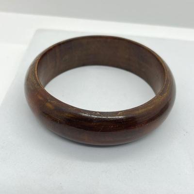 LOT 28: Costume Bracelet Collection