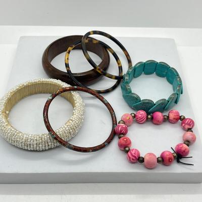 LOT 28: Costume Bracelet Collection