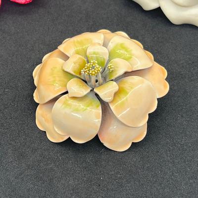 LOT 34: Beautiful Vintage Floral Brooches/Pins - Weiss and More!