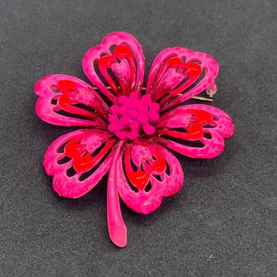 LOT 34: Beautiful Vintage Floral Brooches/Pins - Weiss and More!