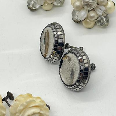 LOT 35: Pretty Vintage Pierced Earring Collection