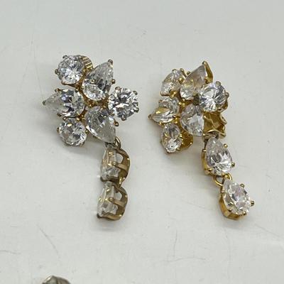LOT 35: Pretty Vintage Pierced Earring Collection