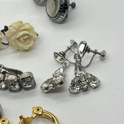 LOT 35: Pretty Vintage Pierced Earring Collection