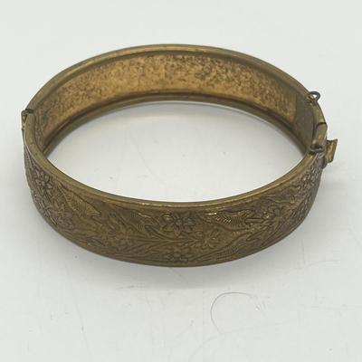 LOT 44: Vintage Bracelet Collection