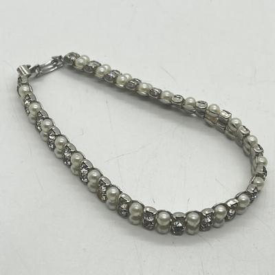 LOT 44: Vintage Bracelet Collection