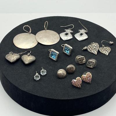 LOT 46: Vintage Pierced Earrings