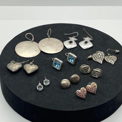 LOT 46: Vintage Pierced Earrings