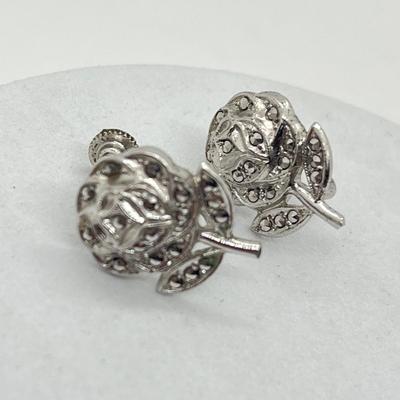 LOT 48: Sterling Silver Matching Jewelry Set: 17" Necklace, 7.5" Bracelet and Screwback Earrings - 52.1 Grams