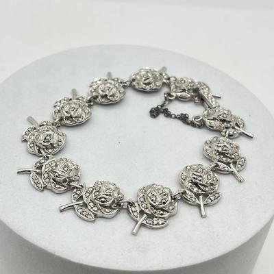 LOT 48: Sterling Silver Matching Jewelry Set: 17" Necklace, 7.5" Bracelet and Screwback Earrings - 52.1 Grams