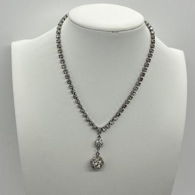 LOT 49: Costume Necklaces