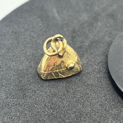 LOT 50: Vintage Pendants/Charms