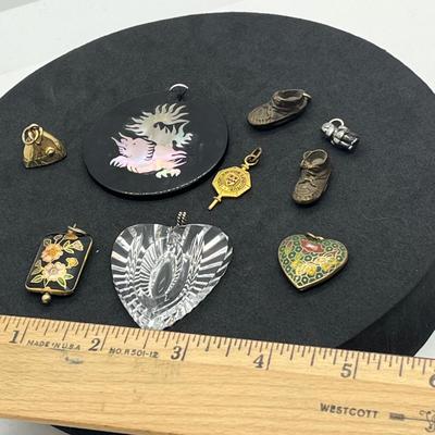 LOT 50: Vintage Pendants/Charms