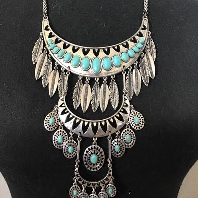 Beautiful Silver tone photo turquoise, lucky brand statement, necklace