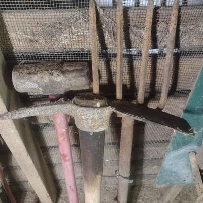 Sledgehammer, Pick Axe and Mulch Fork #A