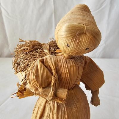 Grouping of Corn Husk Dolls (LR-JS)