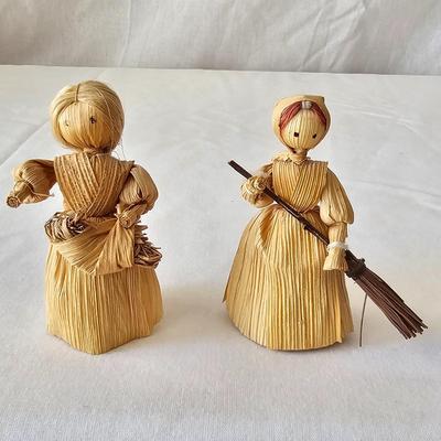 Grouping of Corn Husk Dolls (LR-JS)