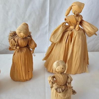 Grouping of Corn Husk Dolls (LR-JS)