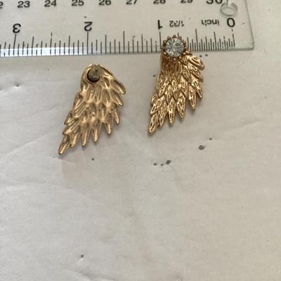 Sale Photo Thumbnail #210: Beautiful gold tone, rhinestone earrings. Please see attached photos.